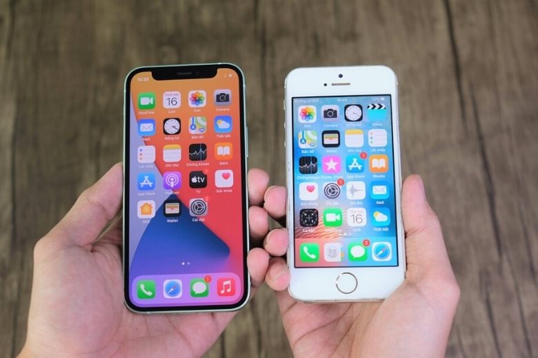 trên tay iphone 12 mini đọ dáng iphone 5s