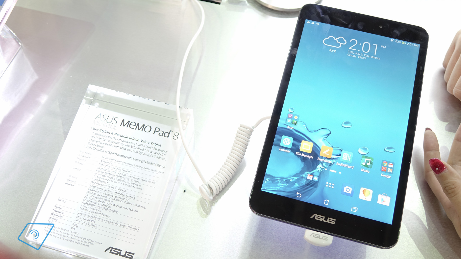 Asus memo pad 8 me581cl не включается что делать