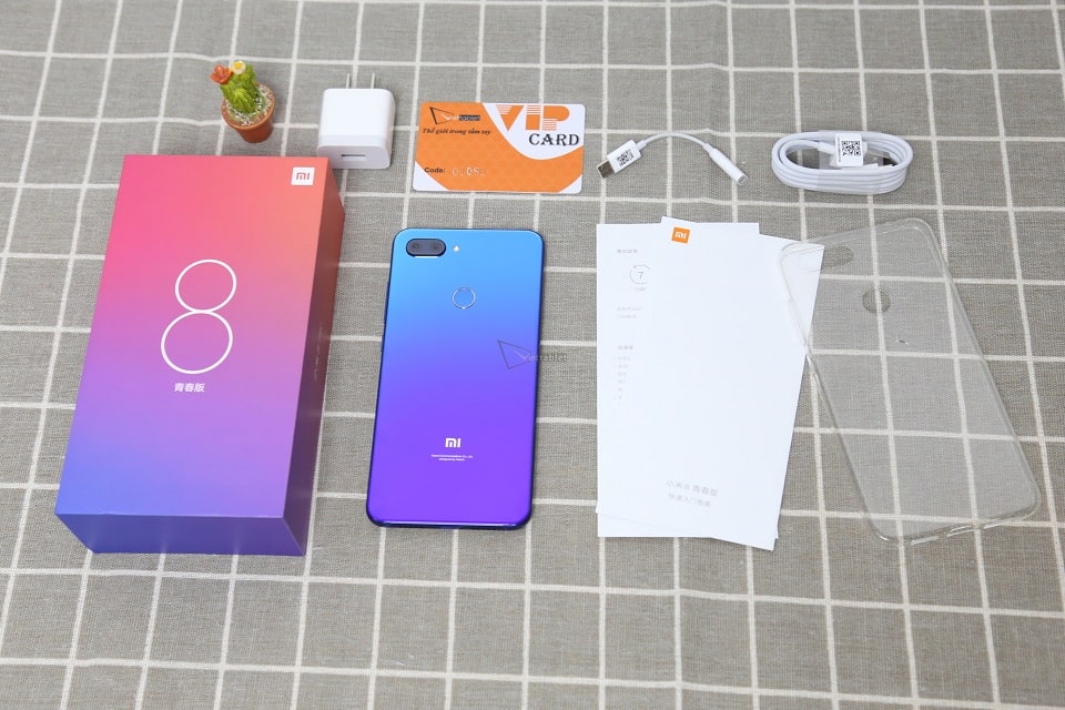 Light 8. Xiaomi mi 8 Lite комплектация. Xiaomi mi 8 комплект. Xiaomi mi 8 Lite Battery model. Сяоми ми 8 Лайт комплект.